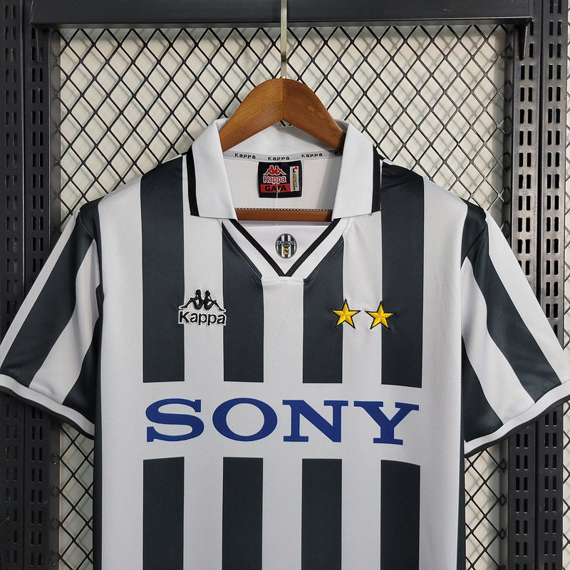 CAMISA RETRÔ DA JUVENTUS 95/97 BRANCO E PRETO