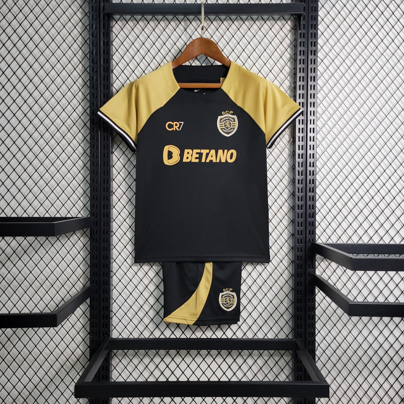 KIT INFANTIL DO SPORTING 23/24 PRETO E DOURADO